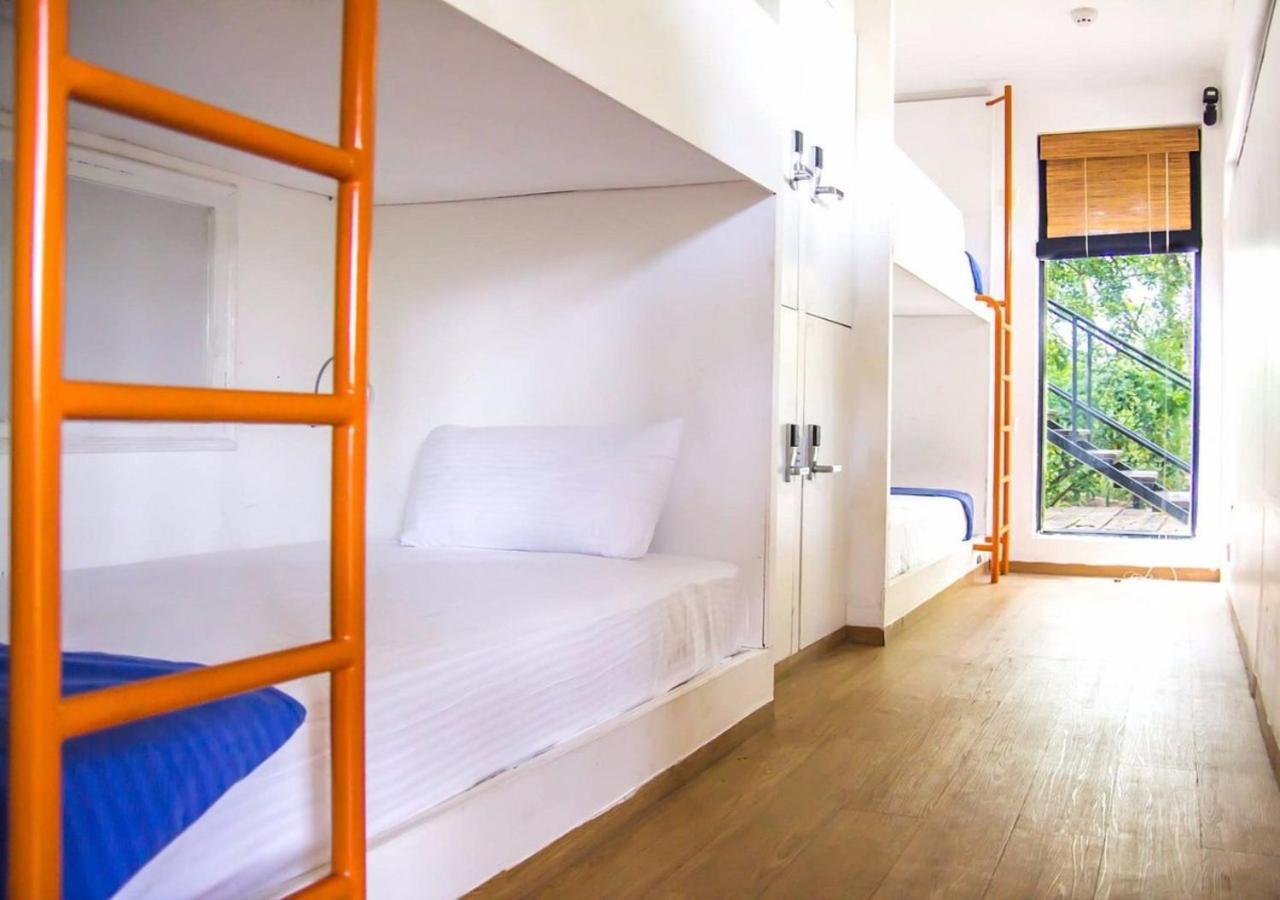 Traveler'S Haven Hostel At Colombo Intl Airport Катунаяка Экстерьер фото