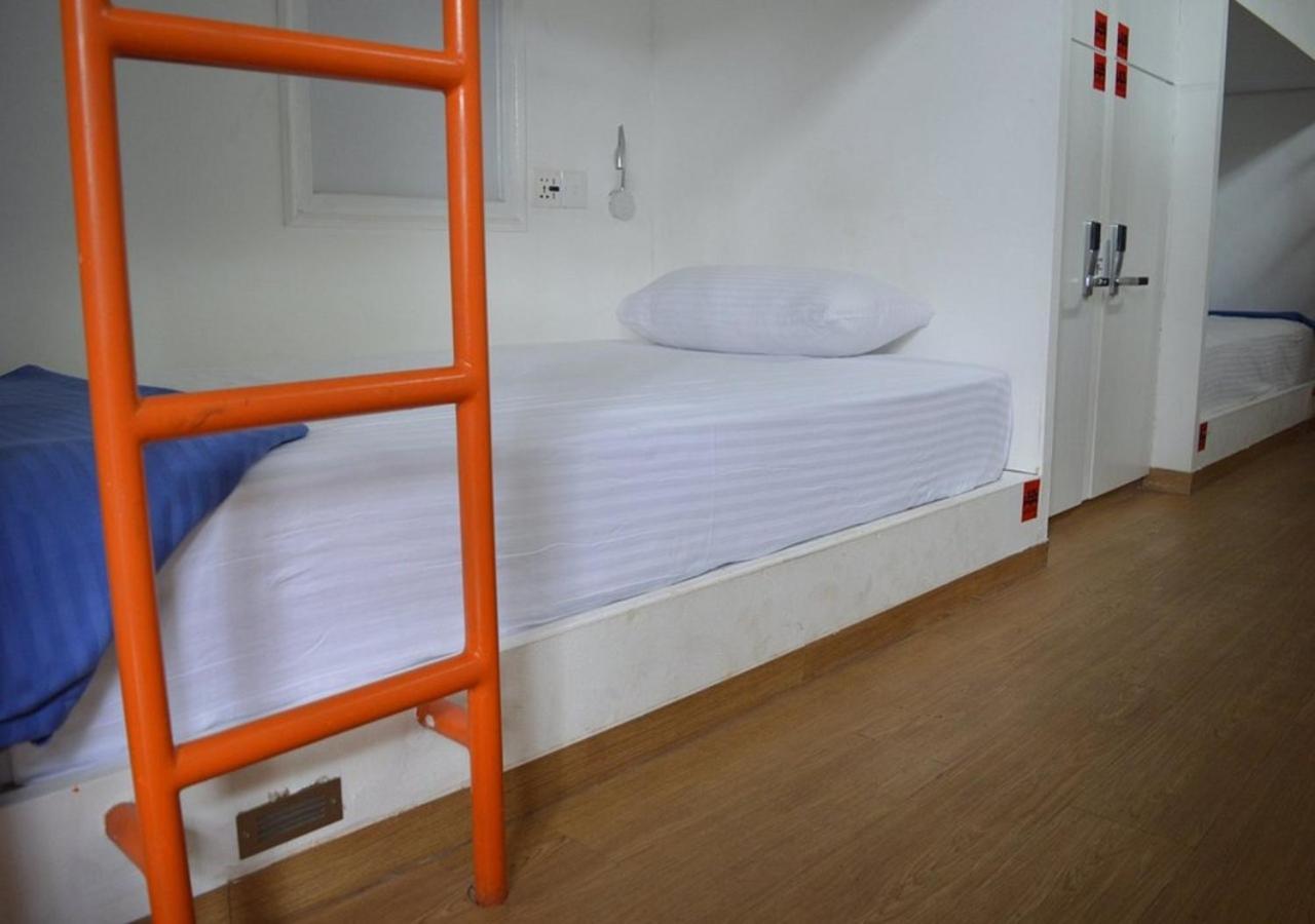 Traveler'S Haven Hostel At Colombo Intl Airport Катунаяка Экстерьер фото